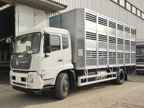 東風天錦畜禽運輸車